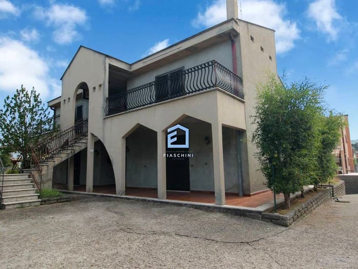 Appartamento con 5 locali in vendita in Via Salvador Allende, Attigliano