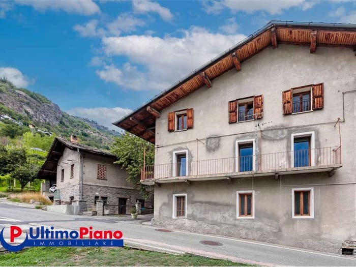 Appartamento con 6 locali in vendita in Frazione Les Angelin, Sarre