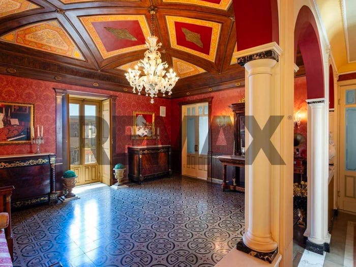Appartamento con 6 locali in vendita in Via Monsignor Ventimiglia, Centro Storico, Catania