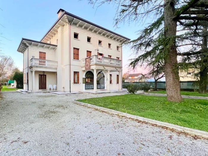 Casa con 6 locali in vendita in Via IV Novembre, San Gervasio, Carlino