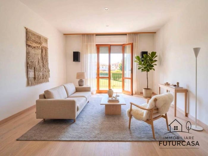 Appartamento con 6 locali in vendita in via Fermi, Altopascio Centro, Altopascio