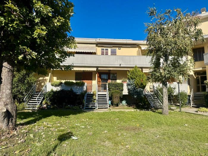 Casa quadrilocale in vendita in Strada Montanara, Carignano, Parma