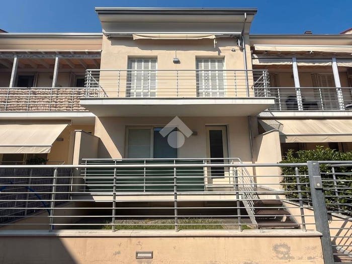 Appartamento con 5 locali in vendita in Via Argine Destro Carrione, Marina di Carrara, Carrara