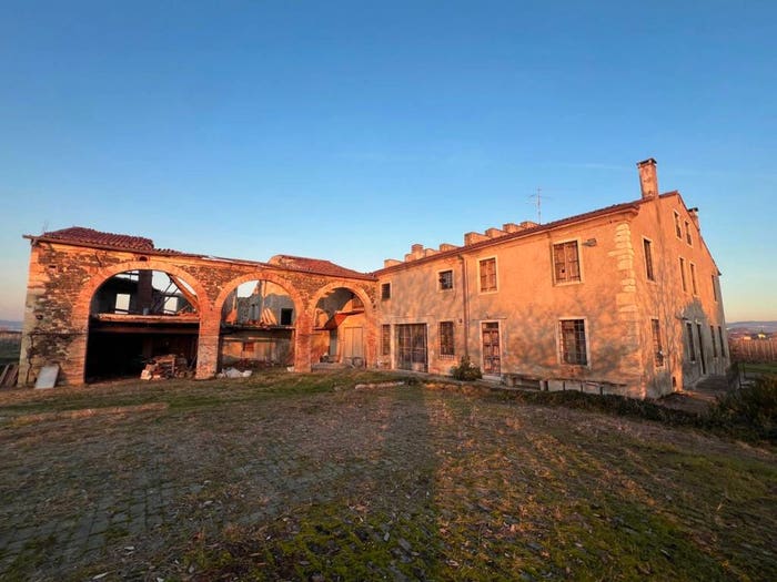 Casa con 6 locali in vendita in Via Molino, Lonigo