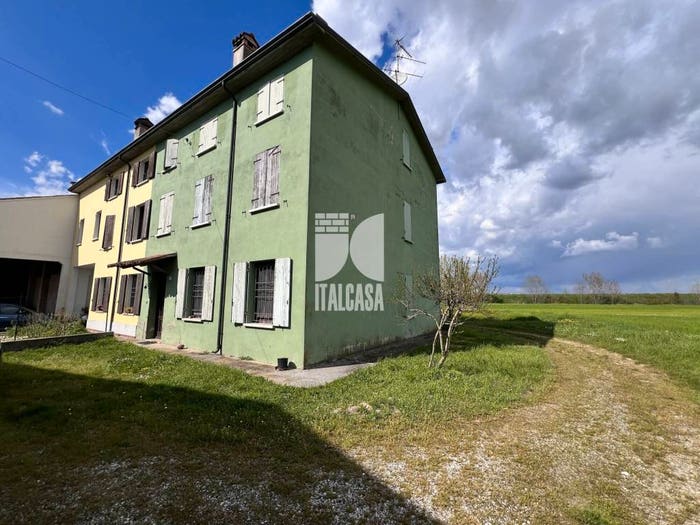Casa con 6 locali in vendita in Strada Argine Fossaviva, Curtatone