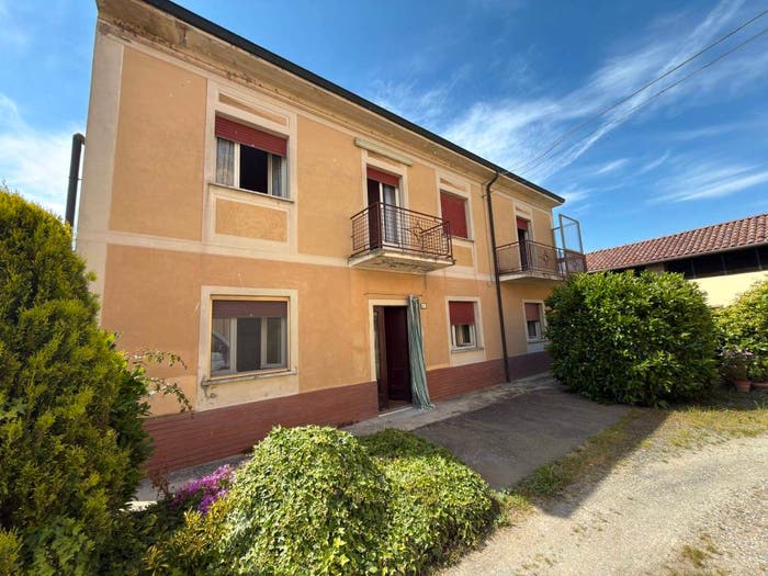 Casa trilocale in vendita in Strada Provinciale di Polignano, Centro, Caorso