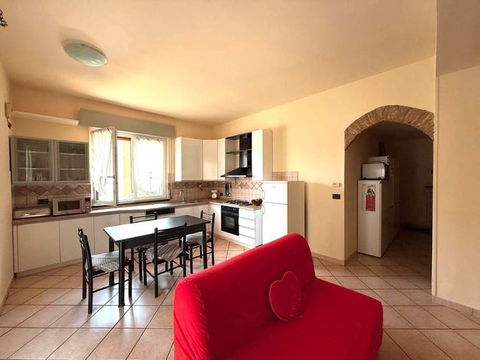 Appartamento bilocale in vendita in Via Mazzini, Borghetto Santo Spirito