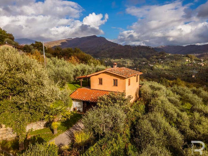 Casa quadrilocale in vendita in Via Vittorio Emanuele II, Castelli Pescia Nord, Pescia