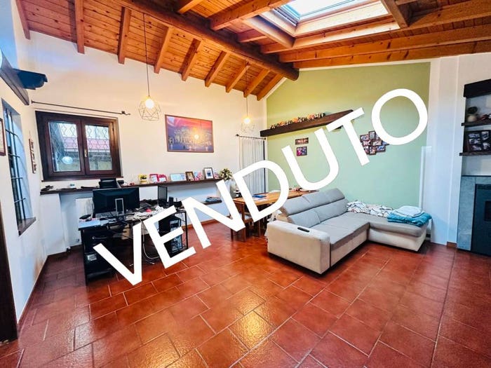 Appartamento quadrilocale in vendita in Via San Giorgio, Lucino, Montano Lucino