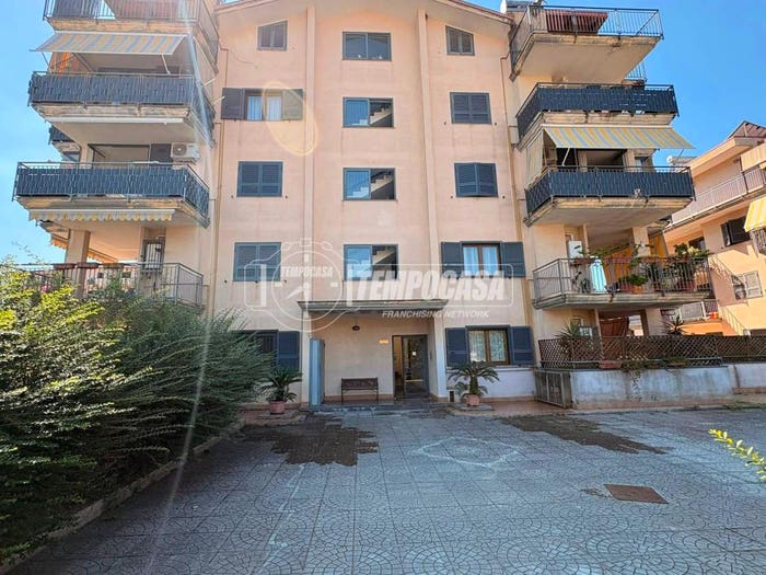 Appartamento quadrilocale in vendita in Via Salzano, Teverola