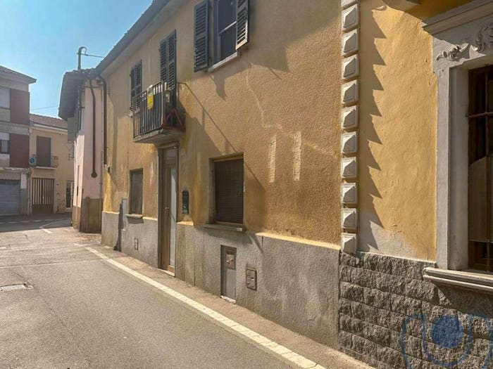 Casa quadrilocale in vendita in Via Dei Molini, Centro Storico, Chieri