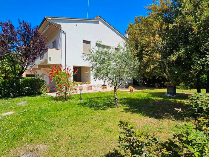 Casa con 6 locali in vendita in Via Emilia, Parco Hoffman Sportella Marini Prato Smeraldo, Foligno
