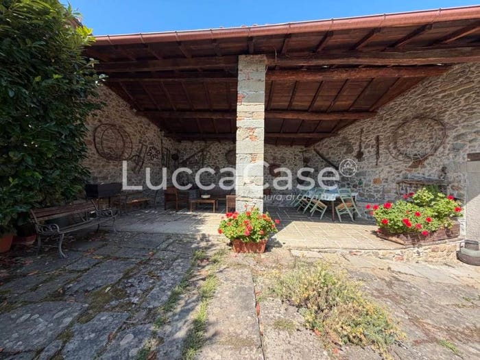 Casa con 6 locali in vendita in Via delle Piane Gragnanella, Castelnuovo di Garfagnana