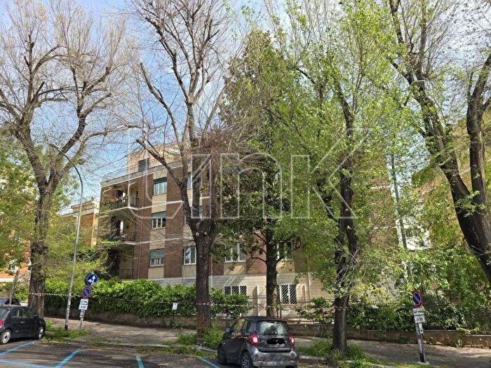 Appartamento con 6 locali in vendita in piazza dei Servili, Aventino, Roma