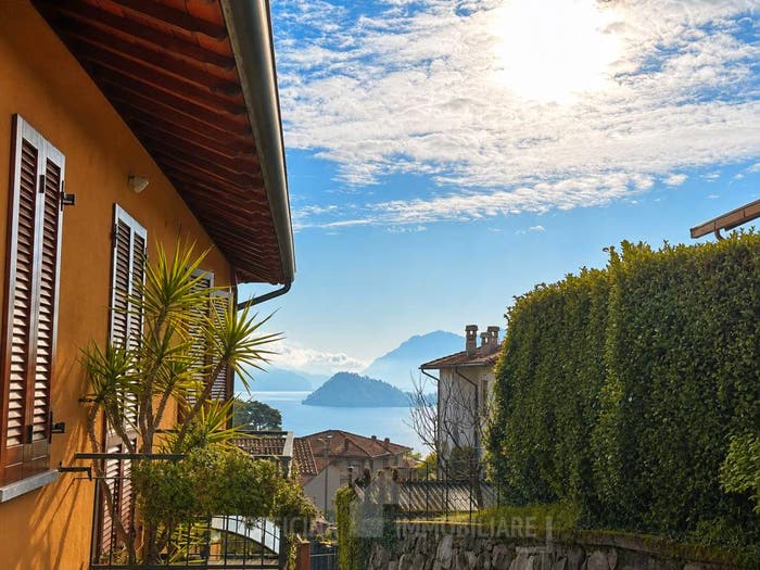 Appartamento quadrilocale in vendita in Via per Plesio, Centro, Menaggio