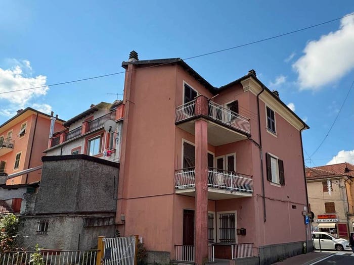 Appartamento trilocale in vendita in Via Luigi Nino Malerba, Centro, Busalla