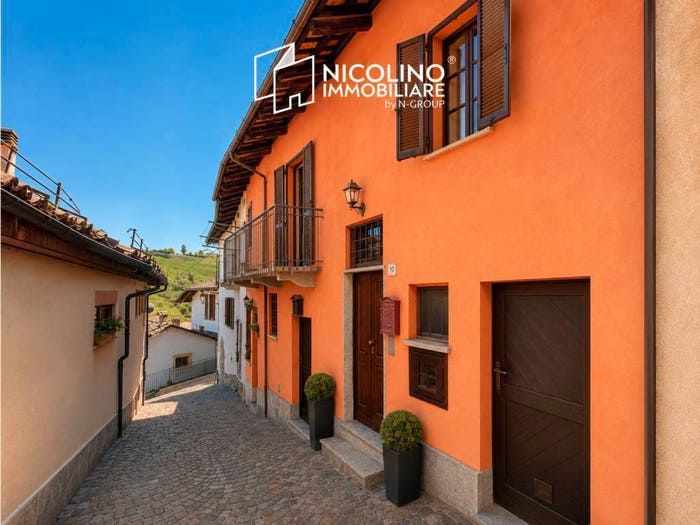 Casa con 6 locali in vendita in Via Vincenzo Gioberti, Centro, Barolo