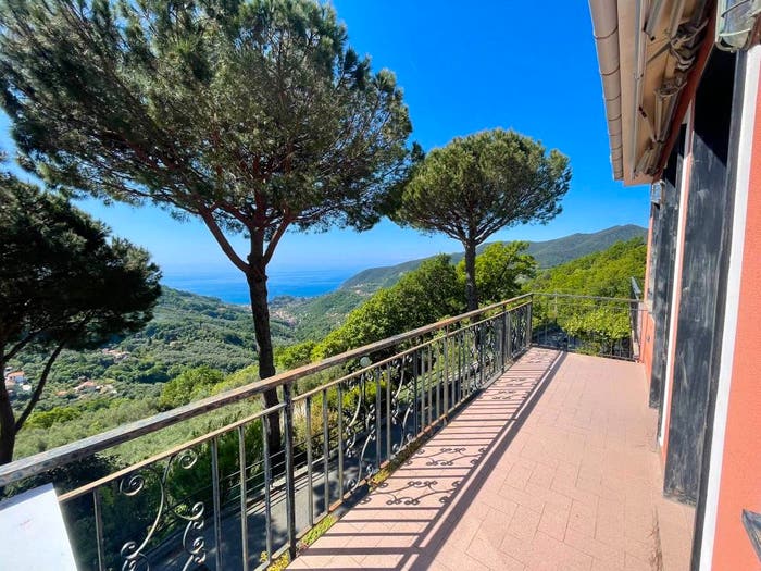 Appartamento trilocale in vendita in Località Camposoprano, Moneglia