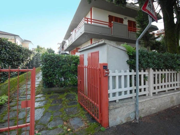 Casa trilocale in vendita in Marina di Massa Centro, Massa