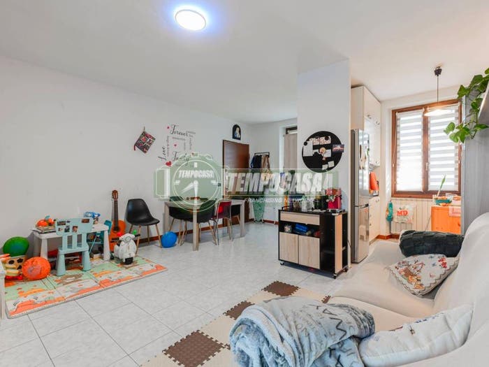 Appartamento trilocale in vendita in Via Dante Alighieri, Centro, Aicurzio