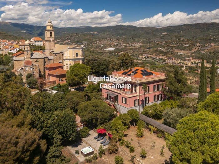 Casa con 6 locali in vendita in Via Edmondo De Amicis, Poggi, Imperia