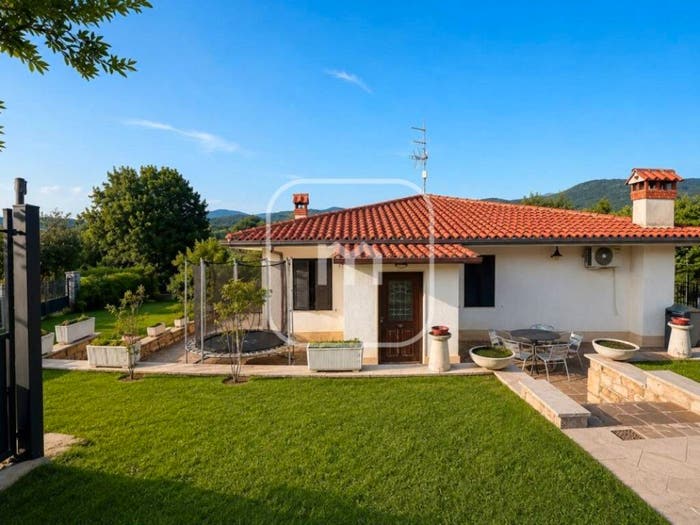 Casa con 6 locali in vendita in Via di Colle Spina, Poli