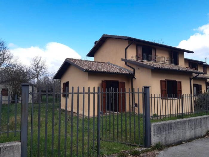 Casa trilocale in vendita in FRAZIONE CASANOVA, Leonessa