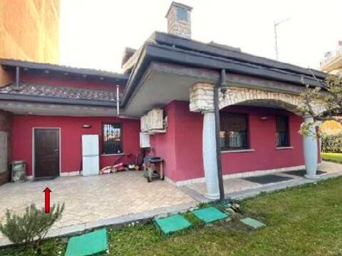 Casa con 5 locali in vendita in Via Giuseppe Garibaldi, Centro, Garbagnate Milanese