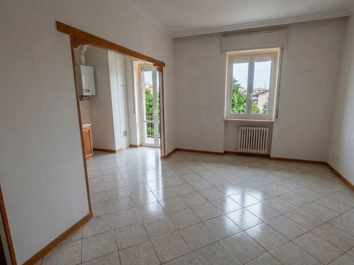 Appartamento trilocale in vendita in Via Colombo, Piacenza
