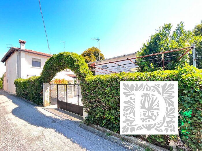 Casa con 6 locali in vendita in Via Fornelli di Sotto e Arrodola Nuova, Arrodola Nuova, Torviscosa