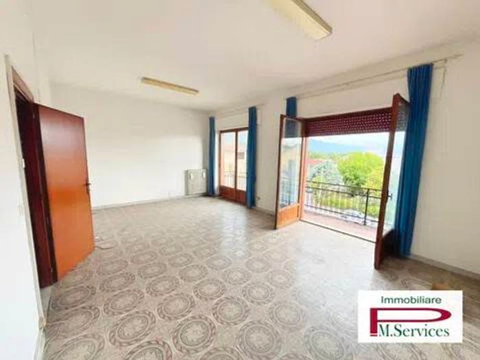 Appartamento con 6 locali in vendita in Largo Carlo Vignoli, Madonna Del Piano, Castro dei Volsci