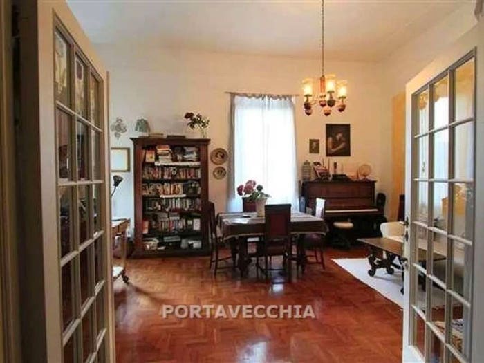 Appartamento con 5 locali in vendita in Neighbourhood Porta Nuova Via Roma, Stazione Via Roma, Grosseto
