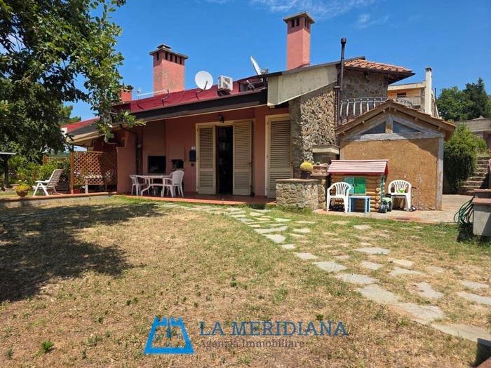 Casa con 5 locali in vendita in Lamporecchio