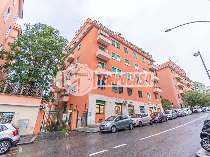 Appartamento con 6 locali in vendita in Via Francesco Massi, Monteverde Vecchio, Roma