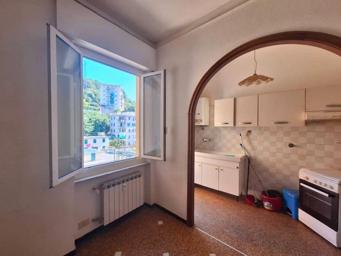 Appartamento bilocale in vendita in Salita Brasile, Bolzaneto, Genova