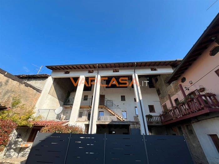 Casa in vendita in VIA SANT'ANNA, Castel Rozzone