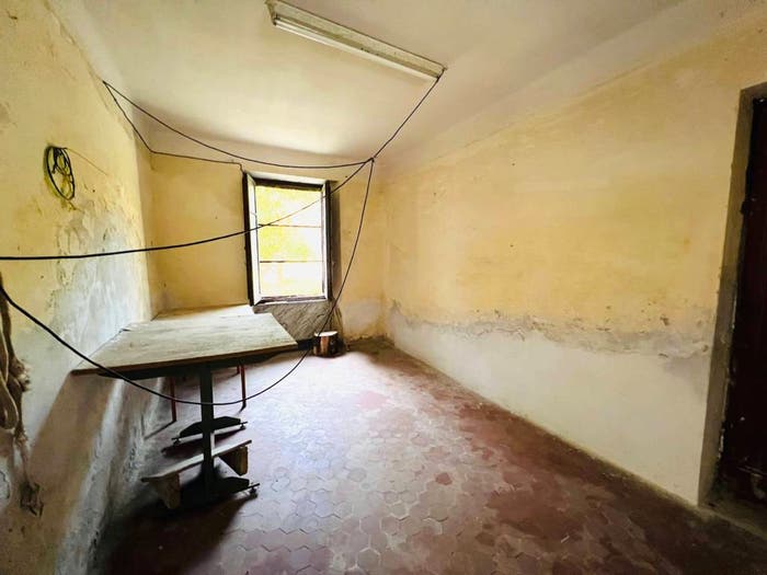Casa con 6 locali in vendita in Via Foce, Castagnola, Massa