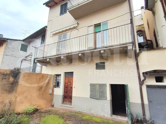 Appartamento con 5 locali in vendita in Staggia, Poggibonsi