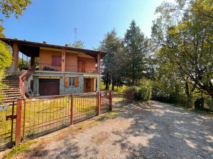 Casa trilocale in vendita in Strada dei Crocili, Mozzano, Neviano degli Arduini