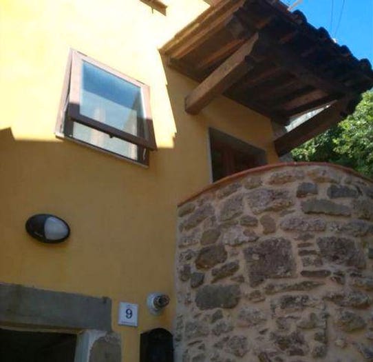 Casa trilocale in vendita in Via Pianella, Bagni di Lucca