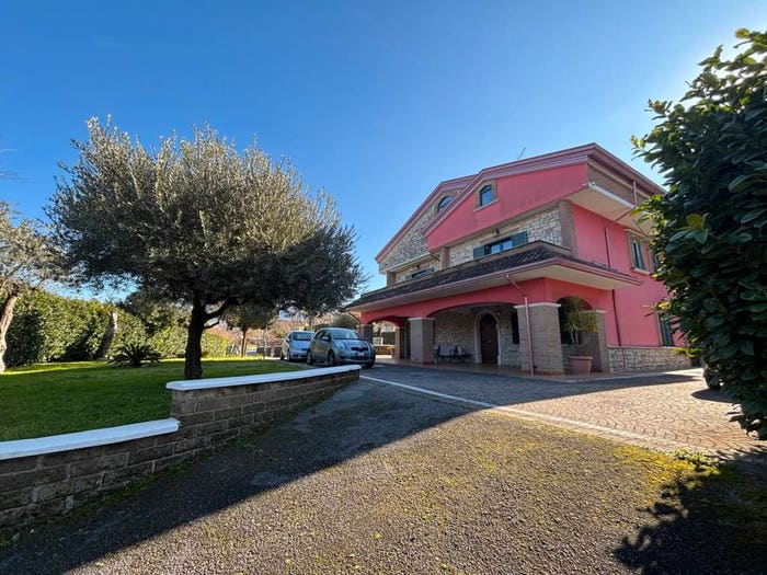 Casa con 6 locali in vendita in Via Circumvallazione Nord, Cesinali