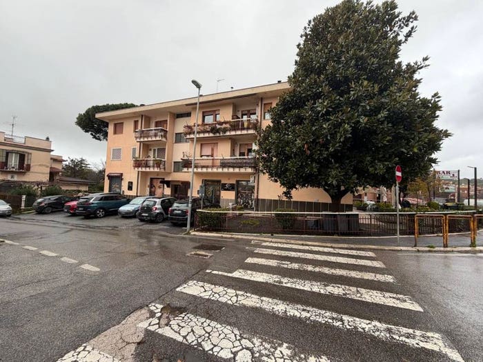 Appartamento quadrilocale in vendita in Via Giuseppe Verdi, Centro, Albano Laziale