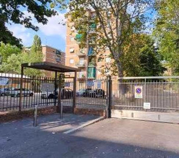 Appartamento trilocale in vendita in Via Arezzo, Bignami Ponale, Milano