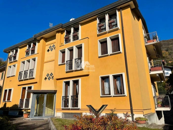 Appartamento quadrilocale in vendita in Via Ronchi San Francesco da Paola, Panoramica, Brescia