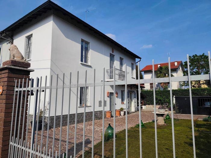 Casa quadrilocale in vendita in Via Francesco Baracca, Barlassina