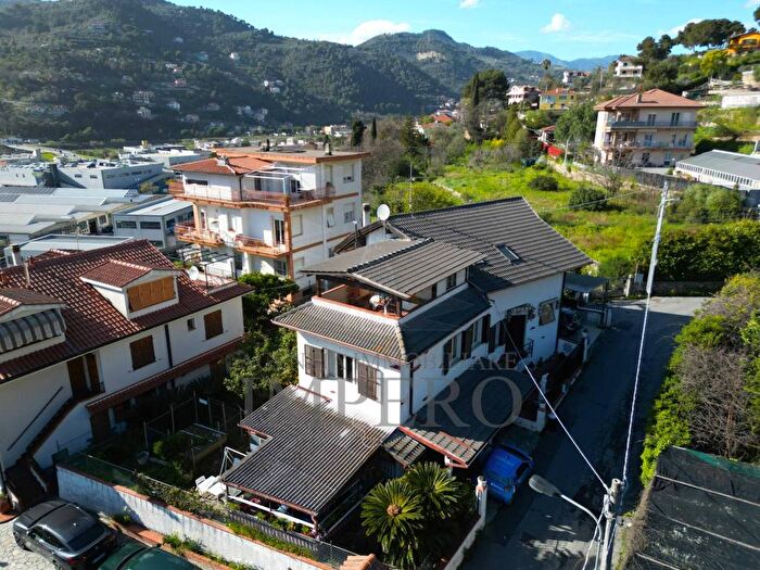 Casa con 6 locali in vendita in Via Oberto D' Oria, Centro, Camporosso