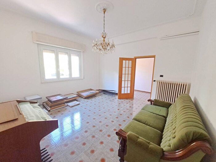 Appartamento con 5 locali in vendita in Via Corrado Valentini, Montegranaro Loreto, Pesaro