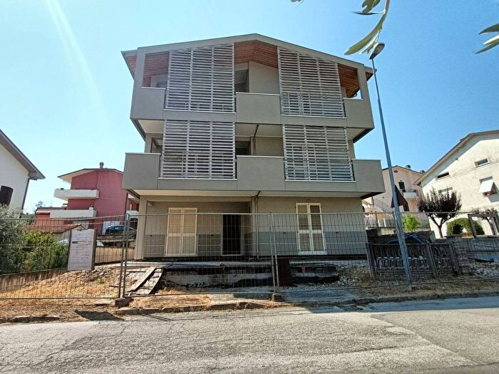 Casa con 6 locali in vendita in Via Antonio Gramsci, Villanova, Colli al Metauro