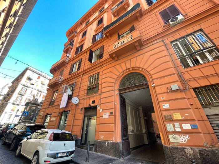 Appartamento trilocale in vendita in Via del Grande Archivio, Centro Storico, Napoli