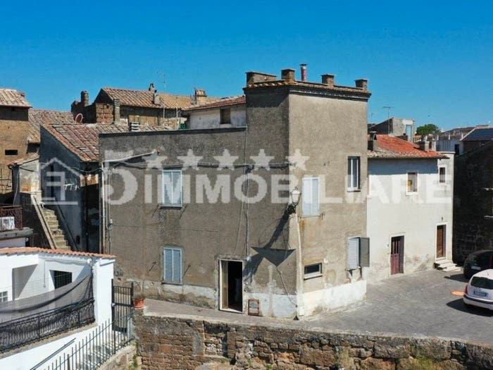 Casa con 6 locali in vendita in Via Sant'Anna, Centro, Castel Sant'Elia